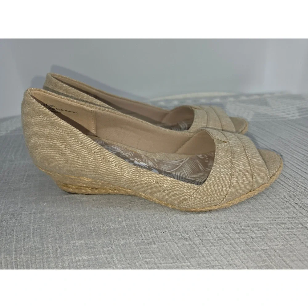 Coach and Four Tan Fabric Espadrille Peep Toe Low Wedge Sandals 7.5